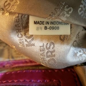 NEW MICHAEL KORS SHOULDER HANDBAG. NWOT